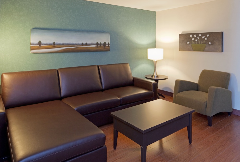 holiday inn express hotel saint hyacinthe by ihg