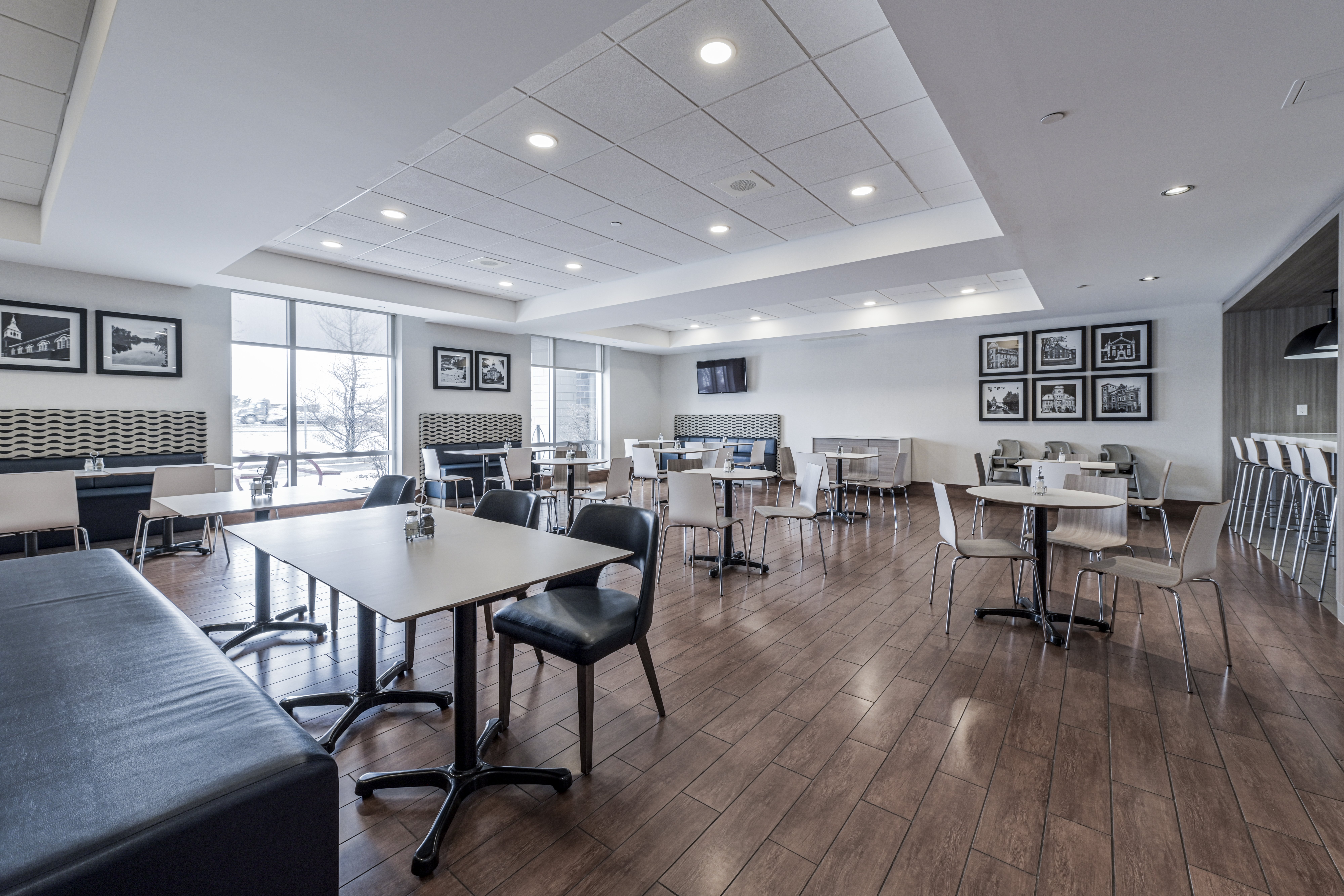 holiday inn express hotel saint hyacinthe by ihg