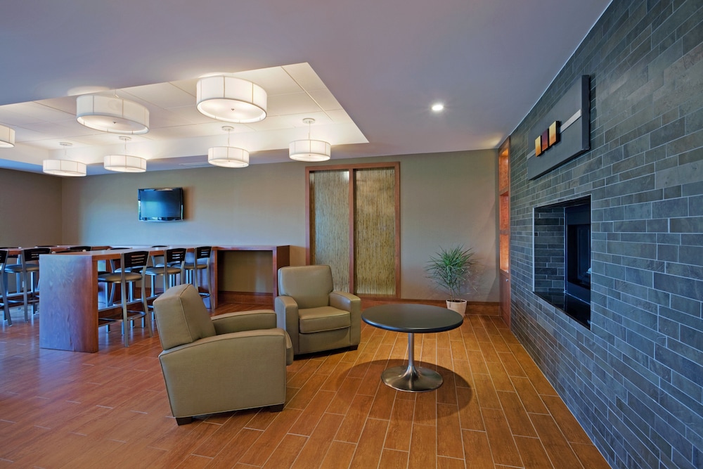 holiday inn express hotel saint hyacinthe by ihg