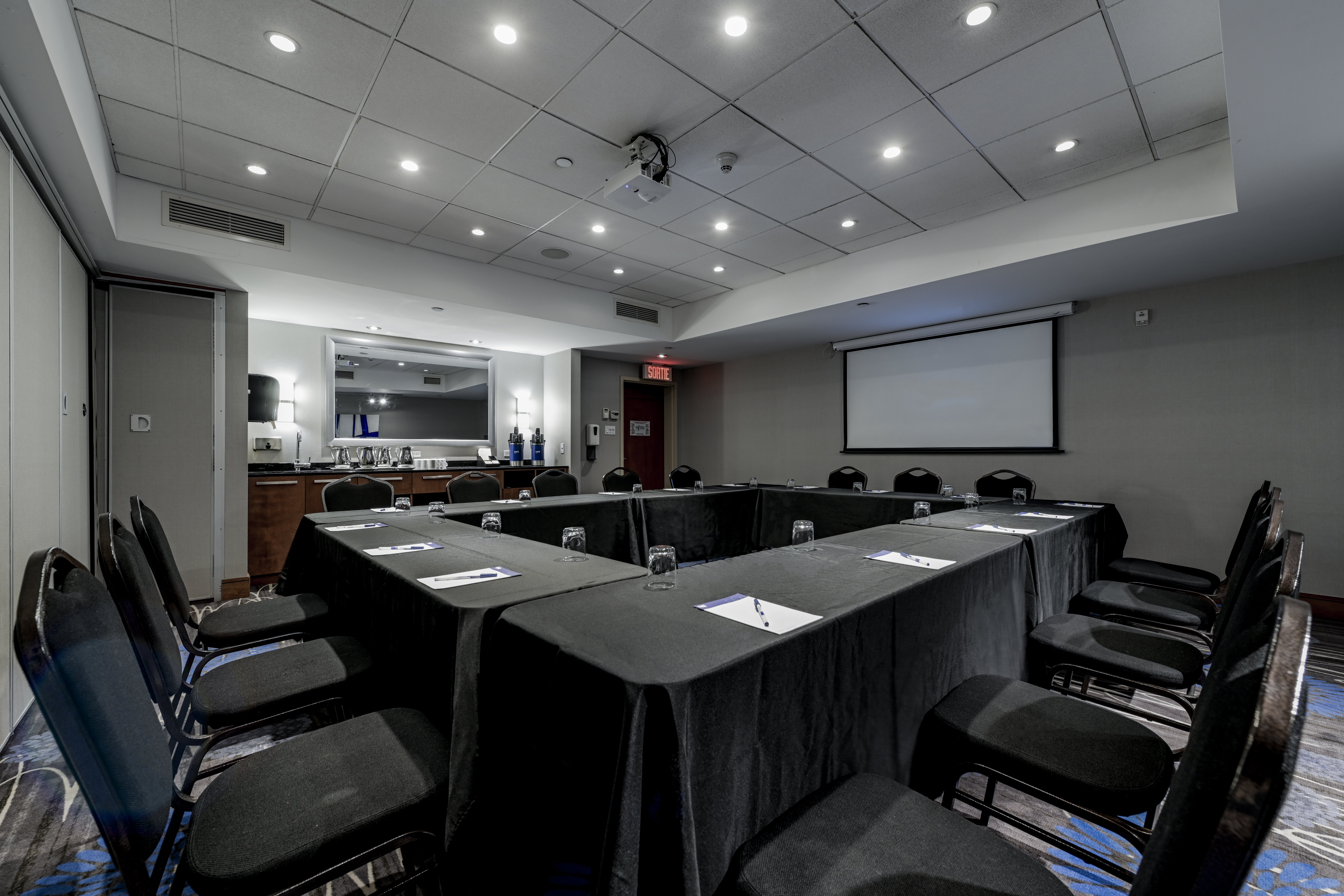 holiday inn express hotel saint hyacinthe by ihg