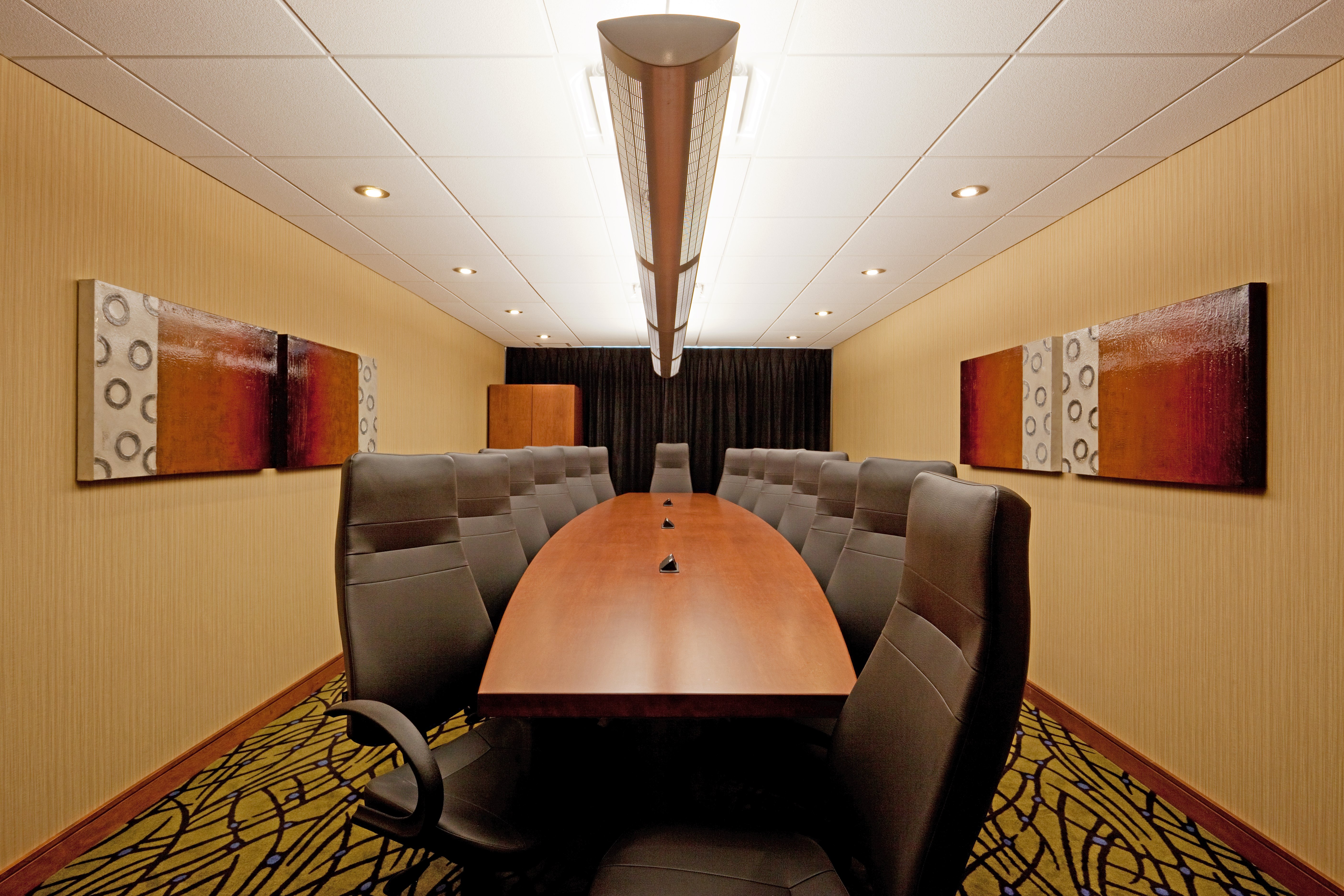 holiday inn express hotel saint hyacinthe by ihg