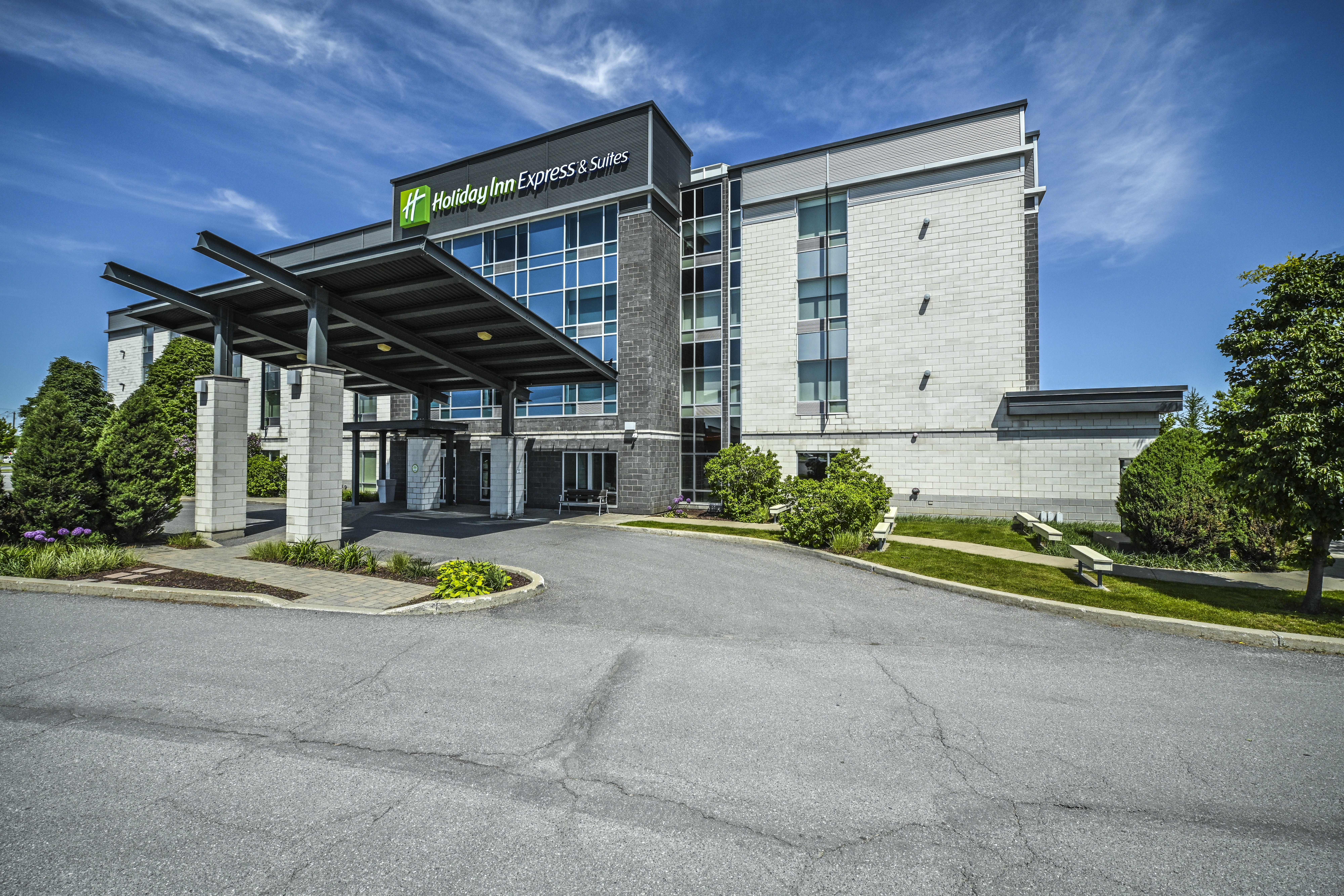 holiday inn express hotel saint hyacinthe by ihg