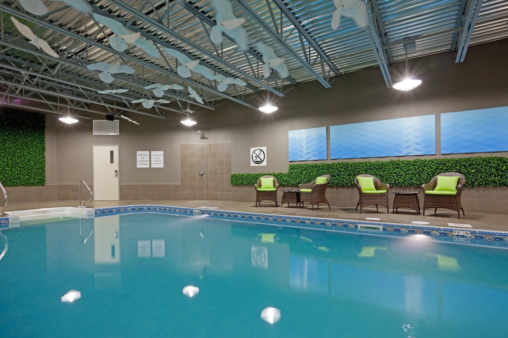 Holiday Inn Express Hotel Saint - Hyacinthe By Ihg,Quebec City>>Montreal,3 star