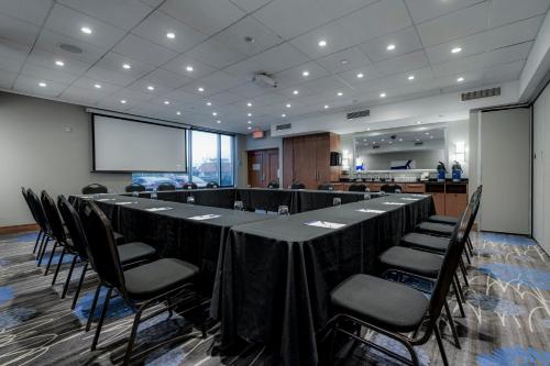 holiday inn express hotel saint hyacinthe by ihg