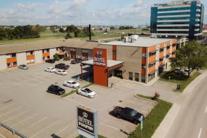 hotel le dauphin saint hyacinthe