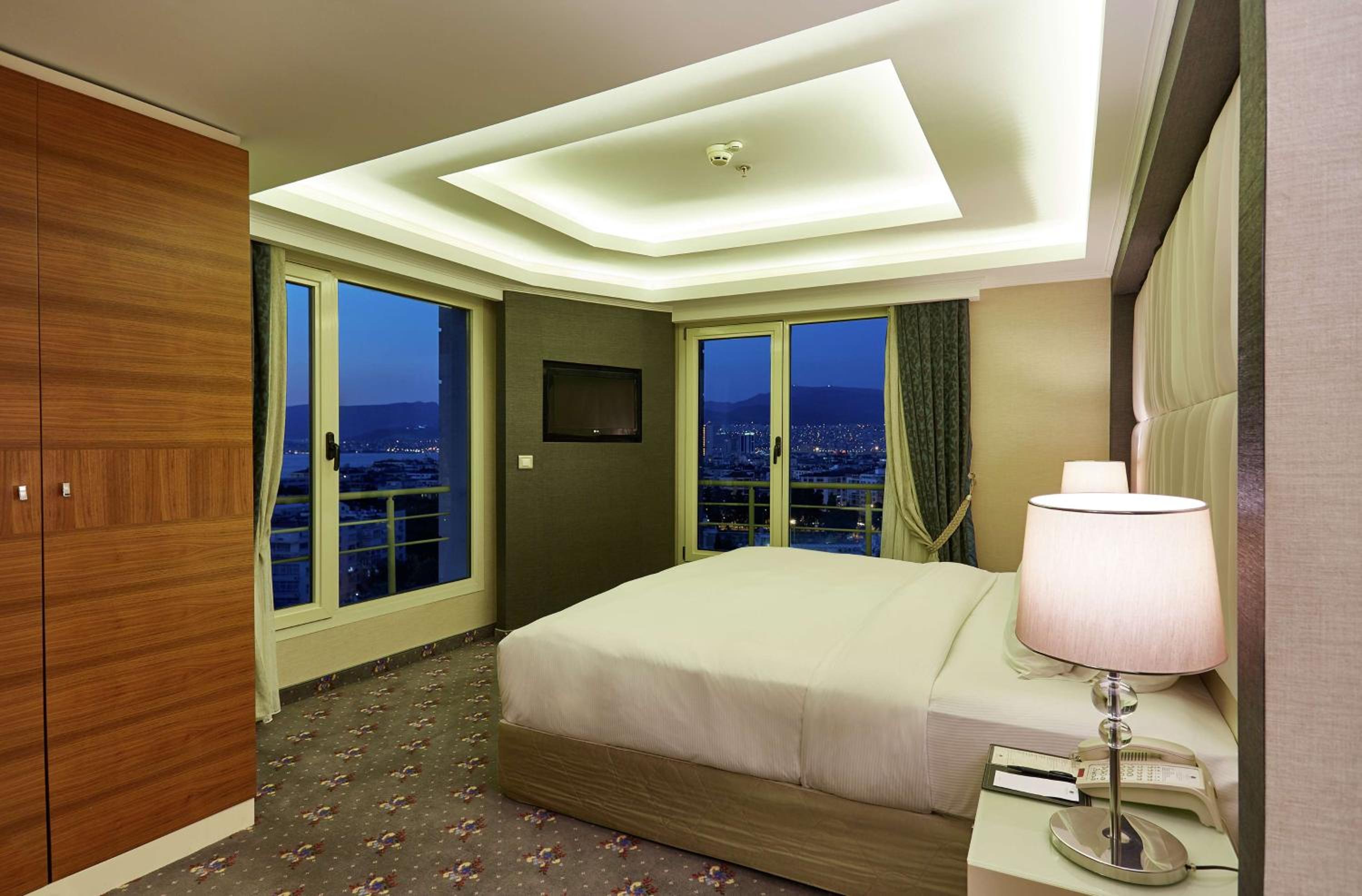 doubletree by hilton hotel izmir alsancak