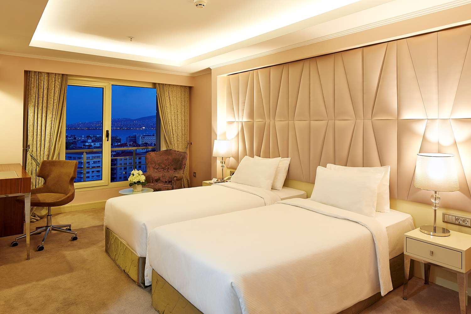 doubletree by hilton hotel izmir alsancak