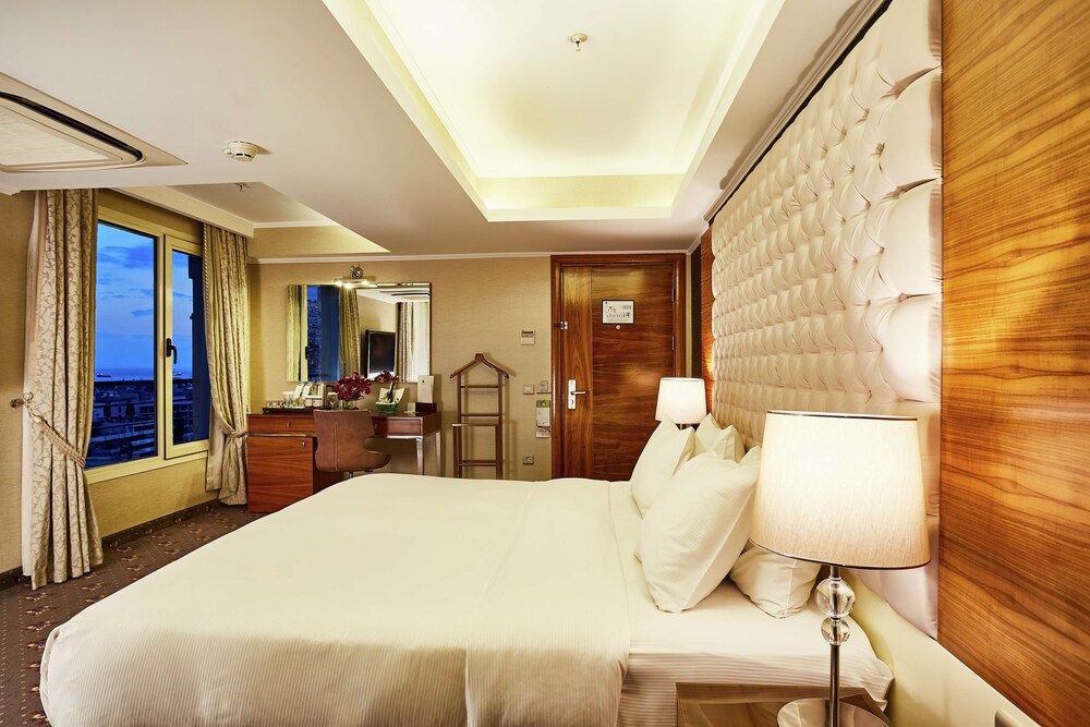 doubletree by hilton hotel izmir alsancak