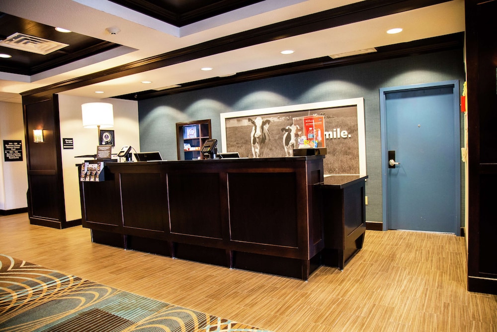 hampton inn and suites sharon