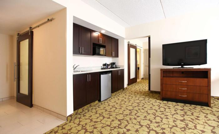 hilton garden inn olathe