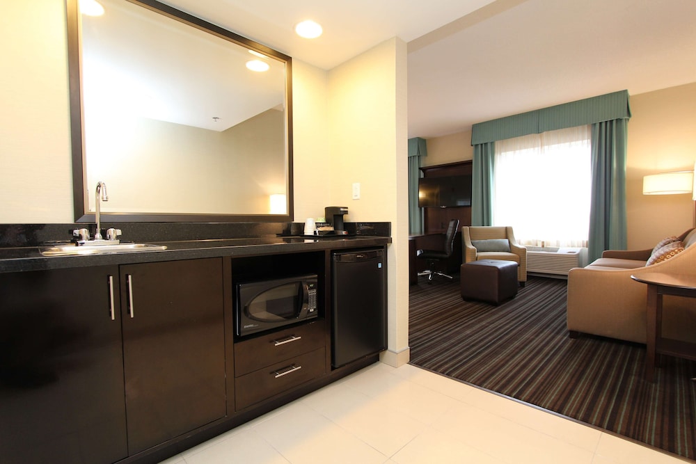 hampton inn and suites by hilton st johns airport
