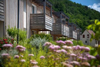Vacanceole - Residence Le Clos Du Rocher,Near Musee National De Prehistoire,3 star