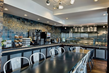 oxford suites silverdale