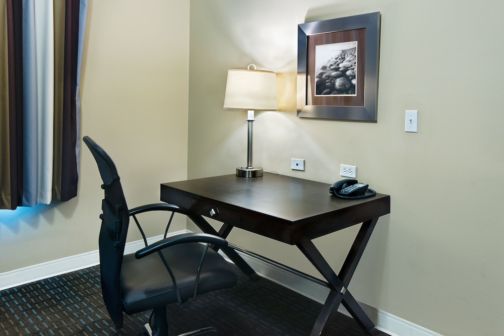 oxford suites silverdale