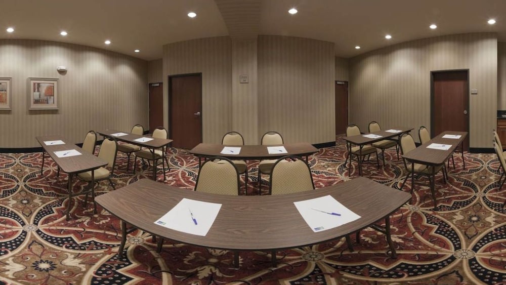 holiday inn express hotel and suites corsicana by ihg