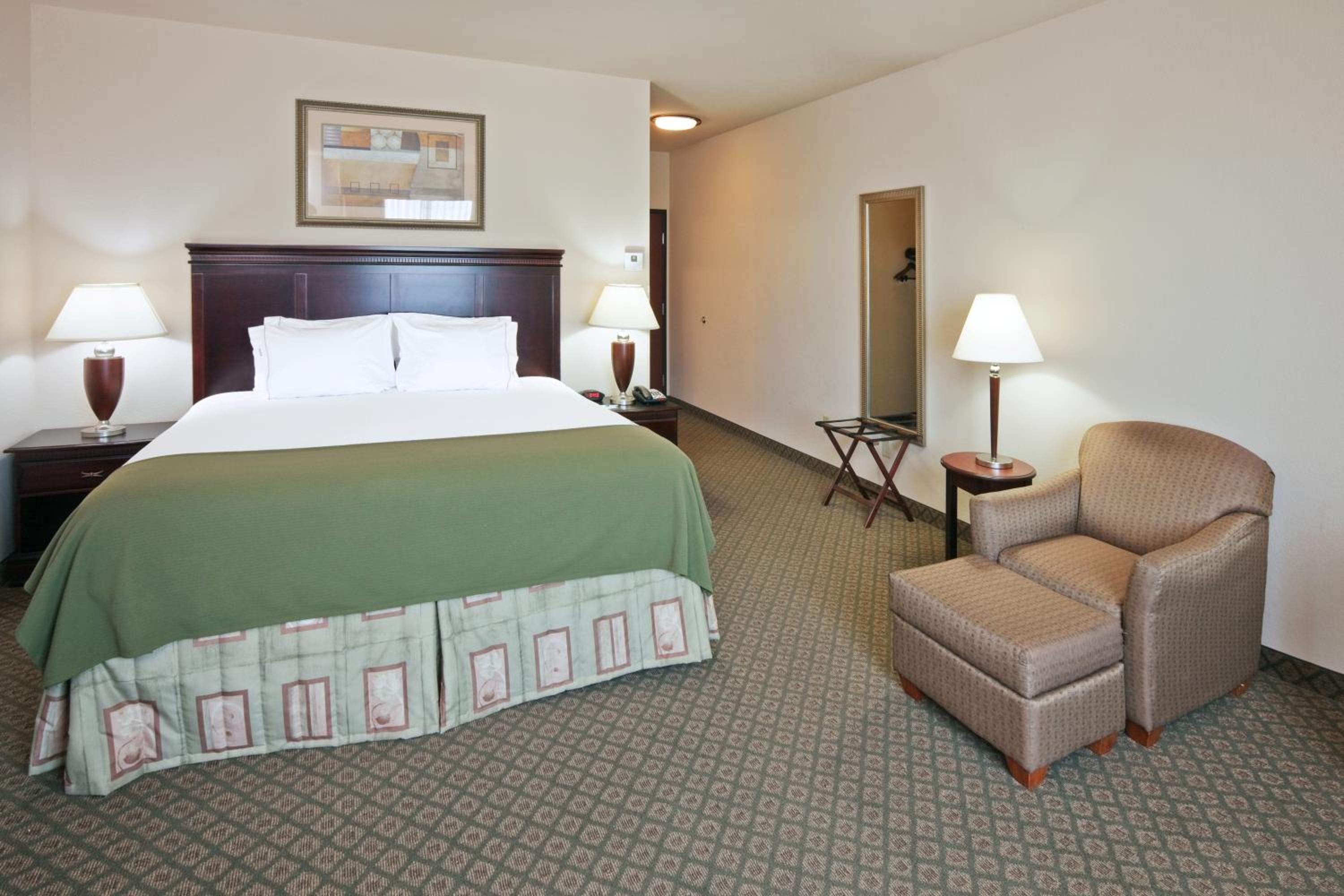 holiday inn express hotel and suites corsicana by ihg