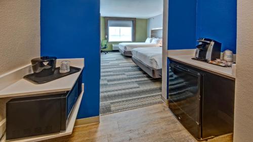 holiday inn express hotel and suites corsicana by ihg