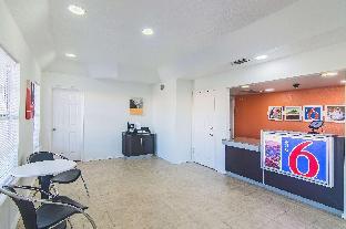 Motel 6 Paris, Tx,In The City Center,2 star