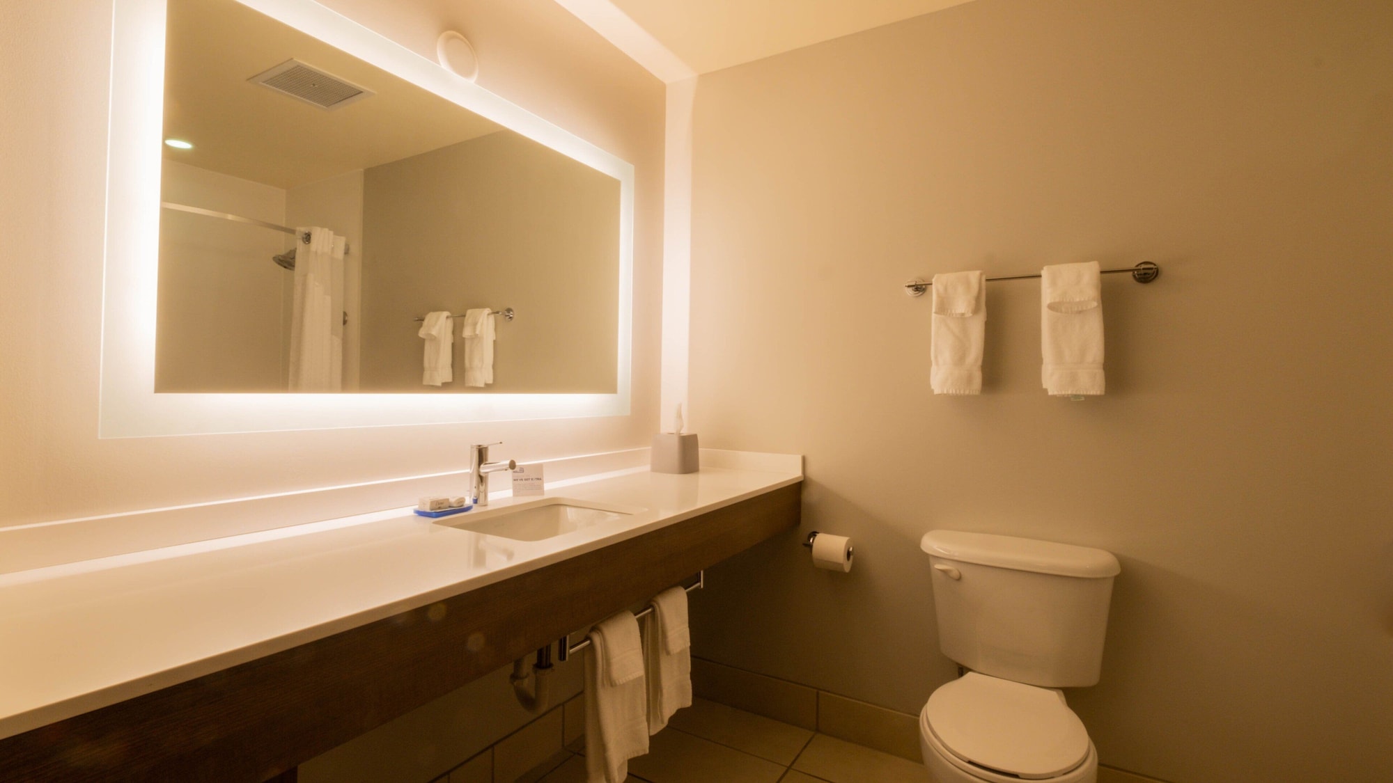 holiday inn express hotel and suites mankato east by ihg