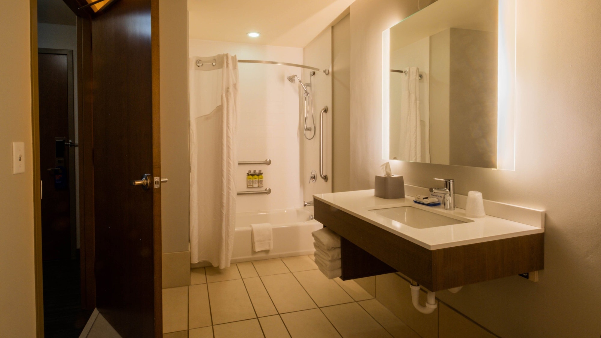 holiday inn express hotel and suites mankato east by ihg