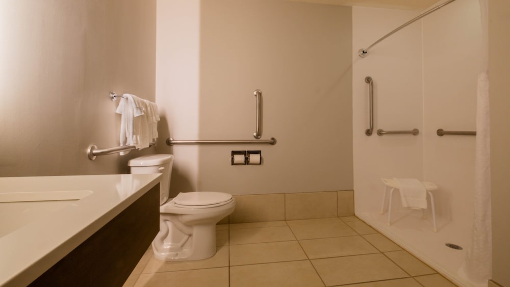 holiday inn express hotel and suites mankato east by ihg