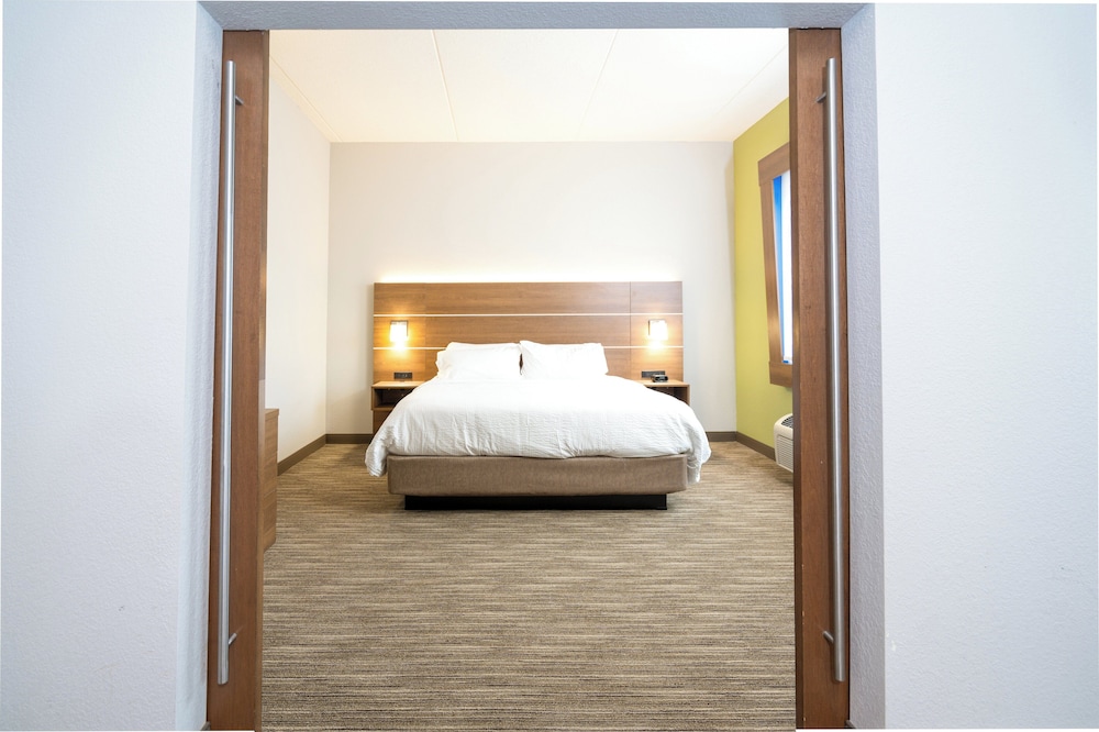 holiday inn express hotel and suites mankato east by ihg