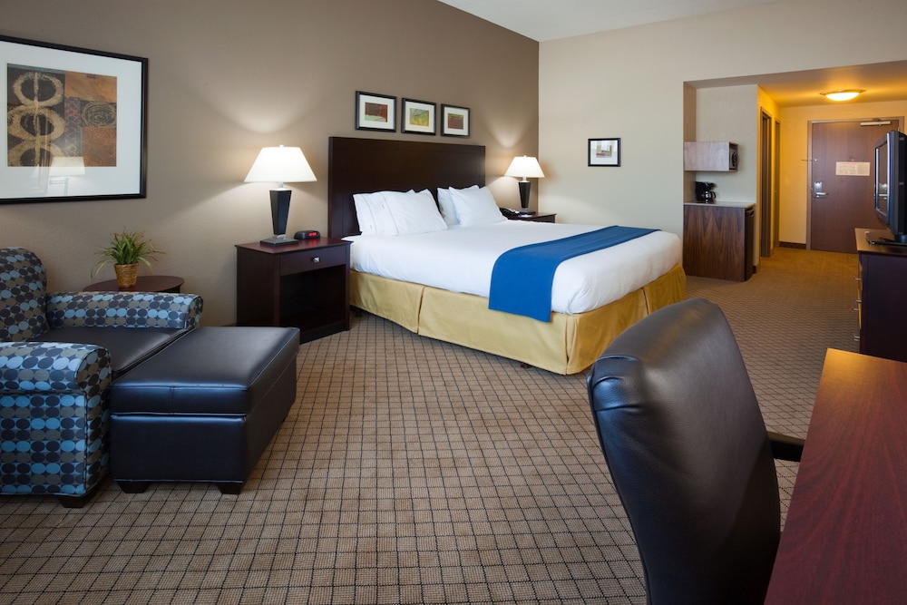 holiday inn express hotel and suites mankato east by ihg