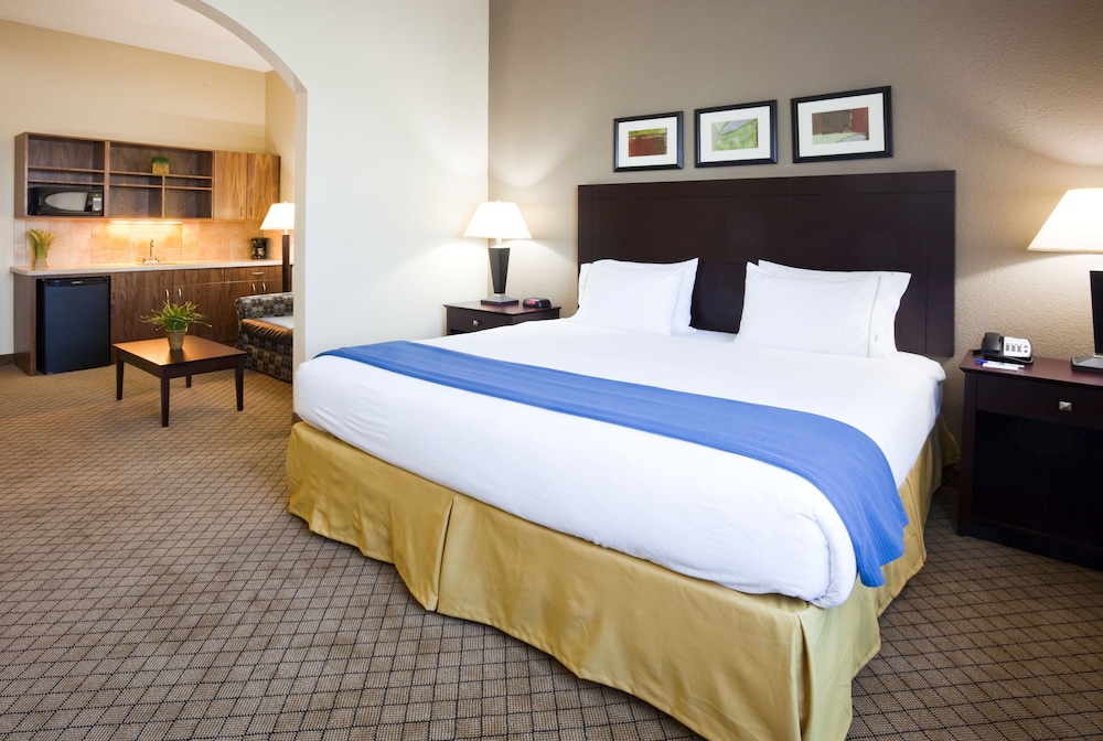 holiday inn express hotel and suites mankato east by ihg