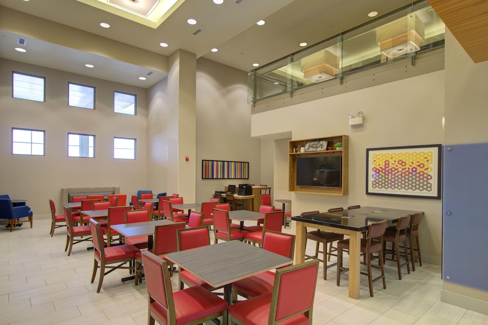 holiday inn express hotel and suites mankato east by ihg