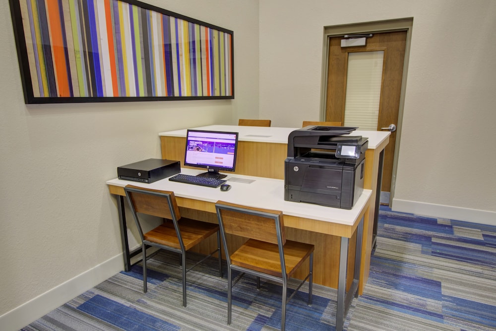 holiday inn express hotel and suites mankato east by ihg