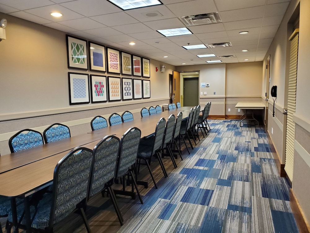 holiday inn express hotel and suites mankato east by ihg