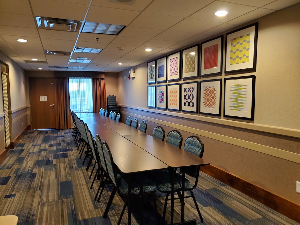 holiday inn express hotel and suites mankato east by ihg
