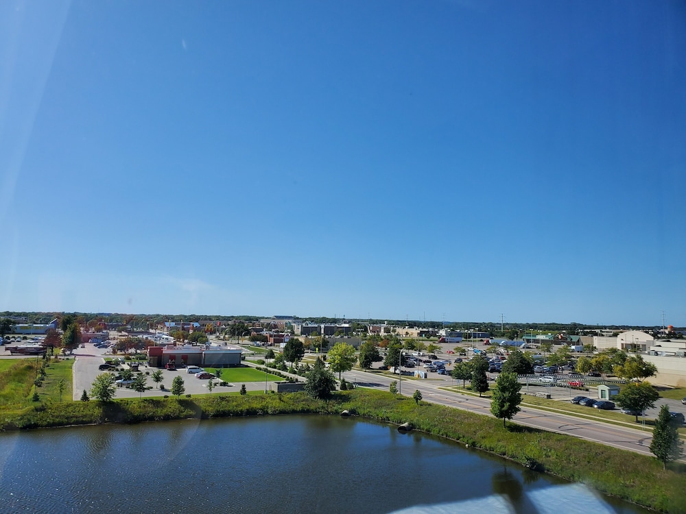 holiday inn express hotel and suites mankato east by ihg