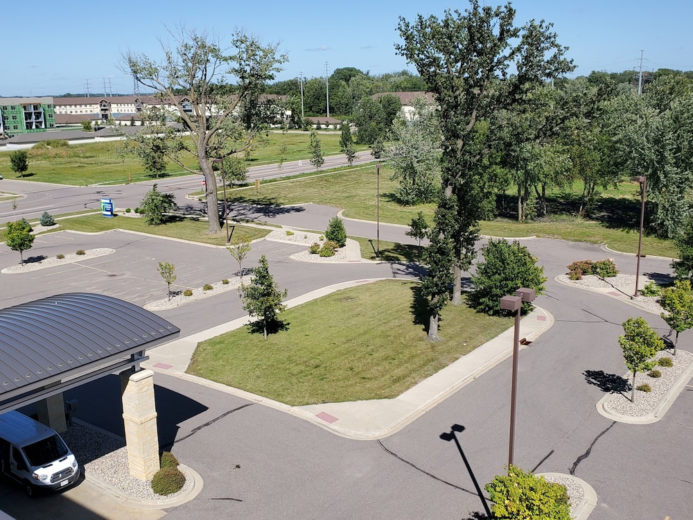 holiday inn express hotel and suites mankato east by ihg