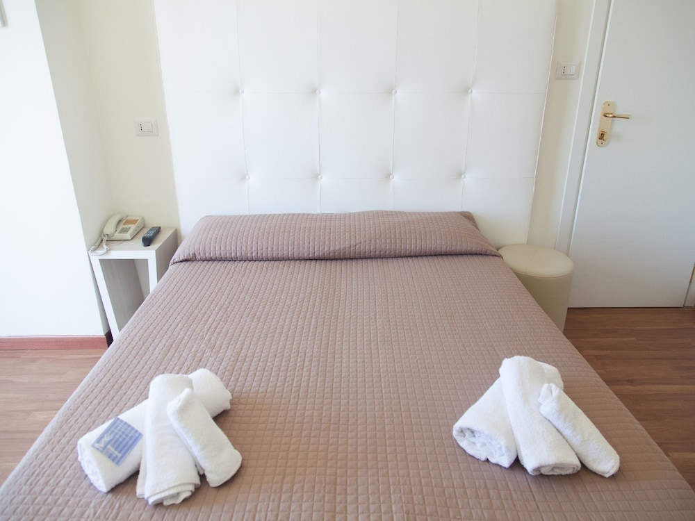 riviera mare beach life hotel