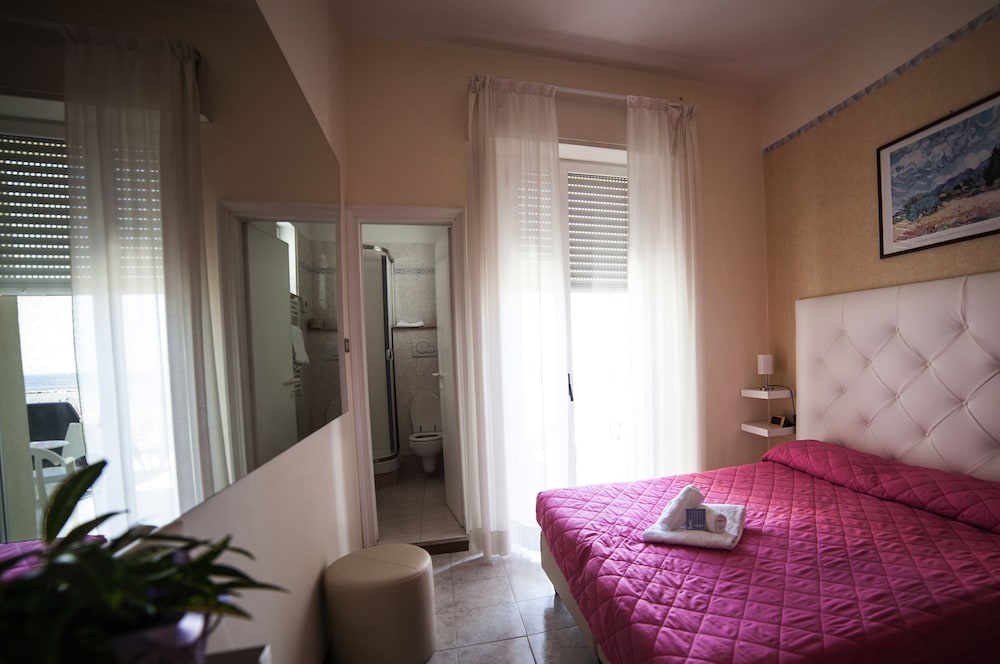 riviera mare beach life hotel