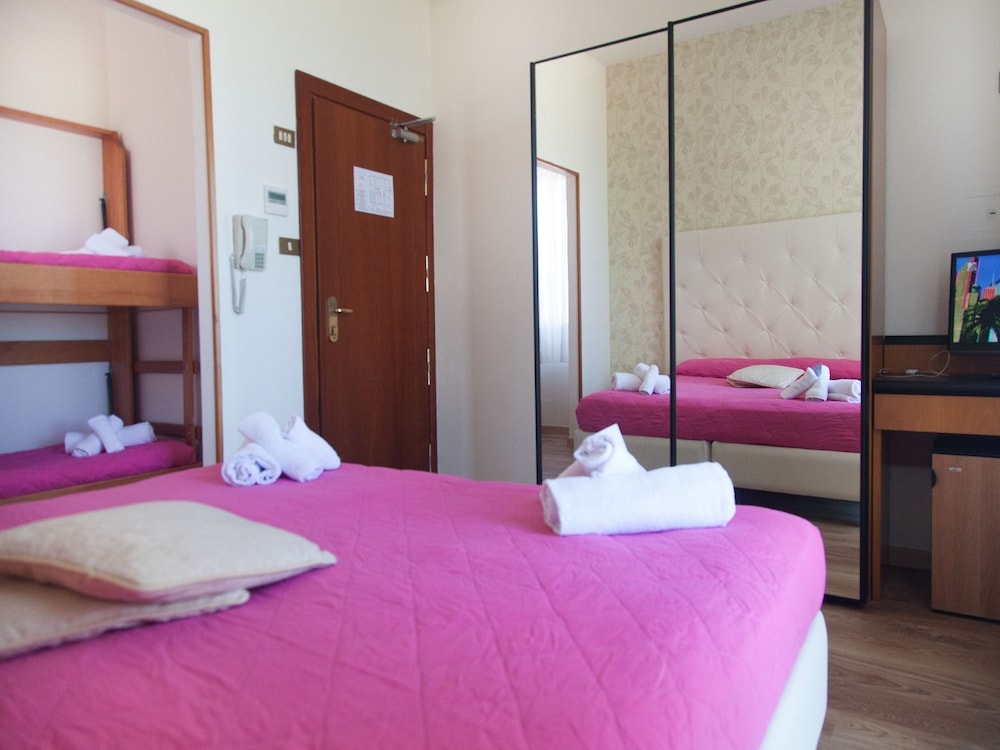 riviera mare beach life hotel