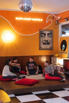 sunflower beach backpacker hostel