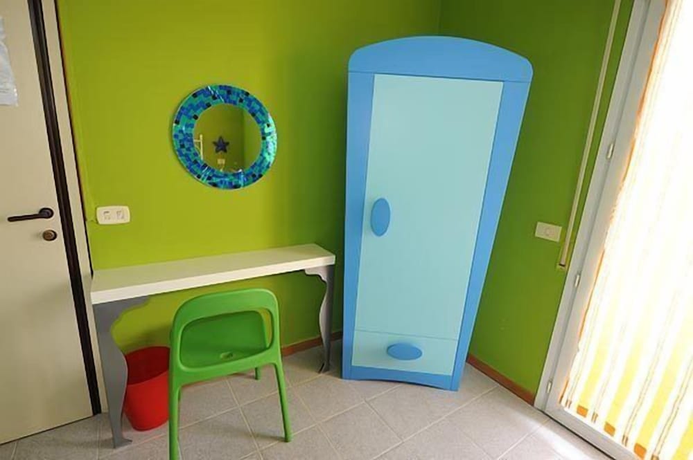 sunflower beach backpacker hostel