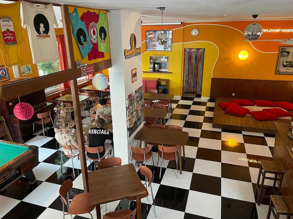 sunflower beach backpacker hostel