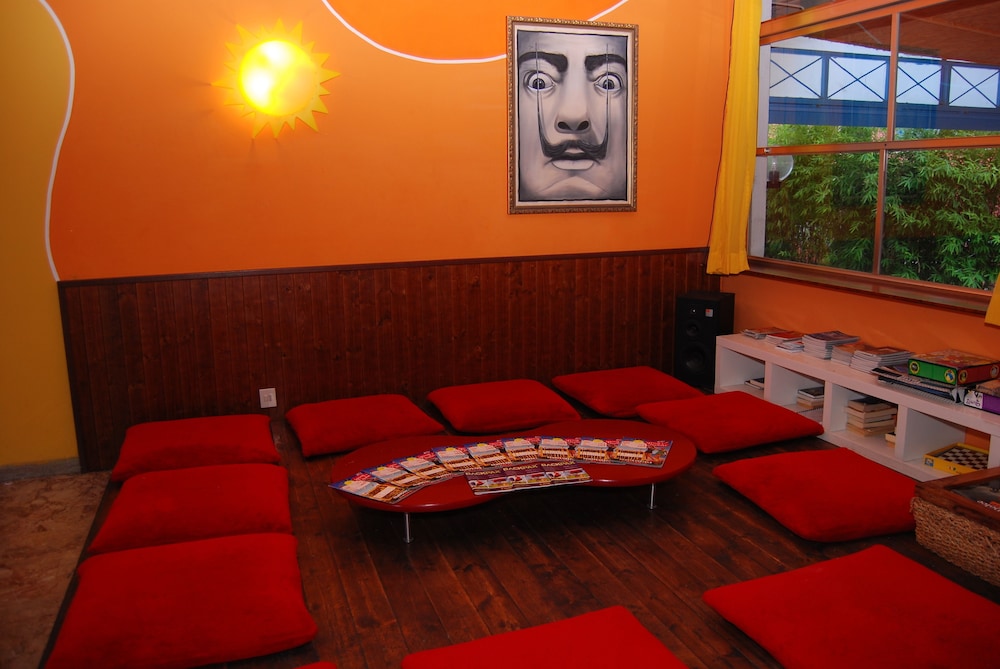 sunflower beach backpacker hostel