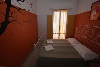 sunflower beach backpacker hostel