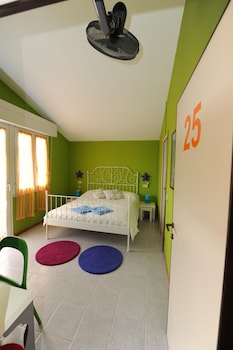 sunflower beach backpacker hostel