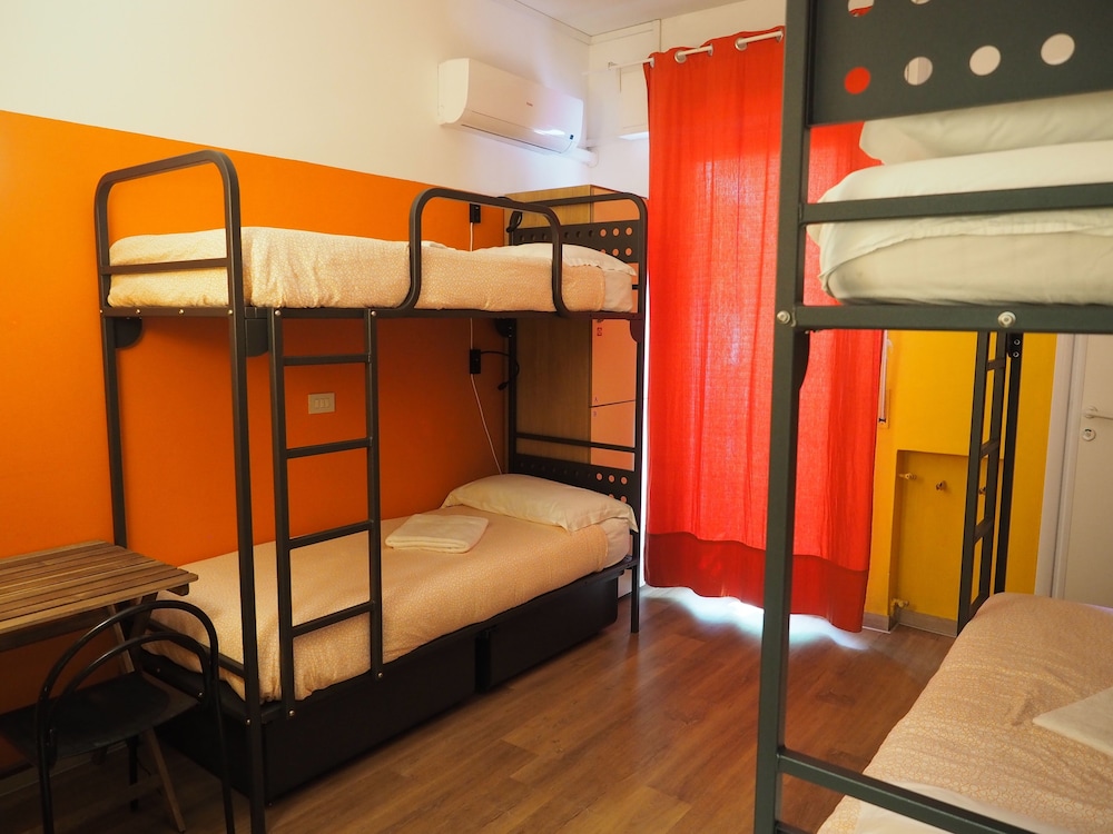sunflower beach backpacker hostel