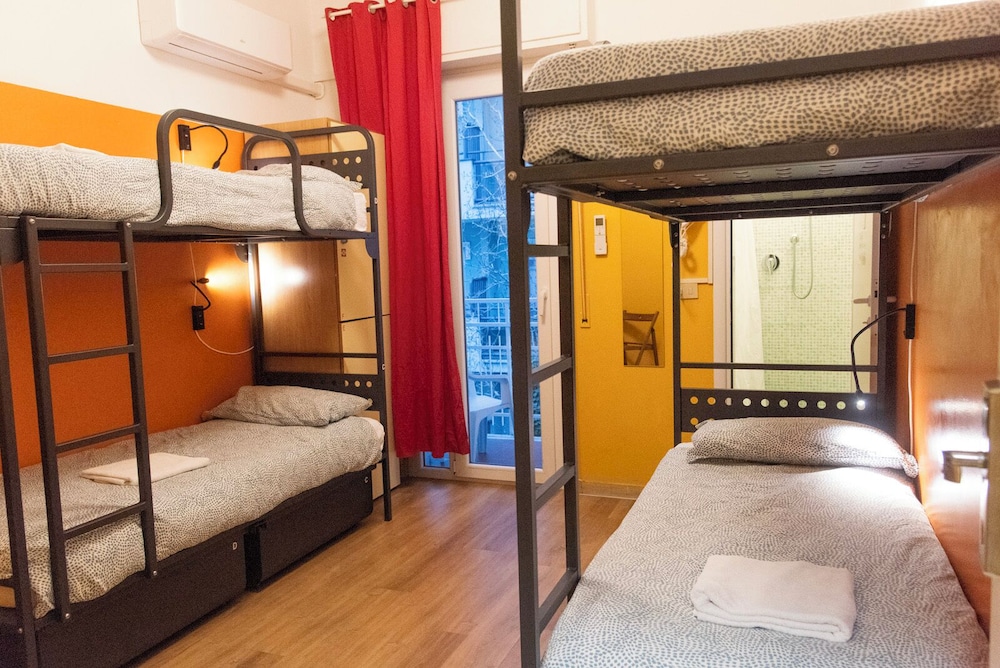sunflower beach backpacker hostel