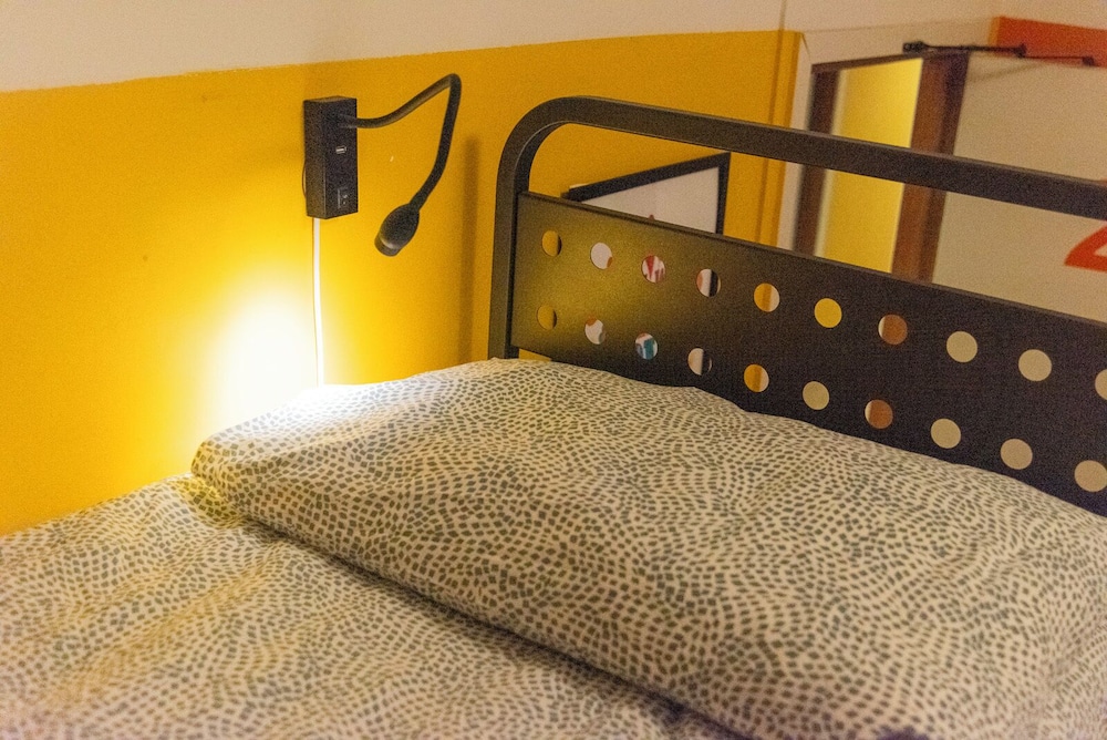 sunflower beach backpacker hostel
