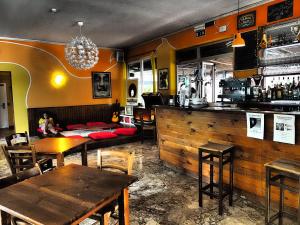 sunflower beach backpacker hostel