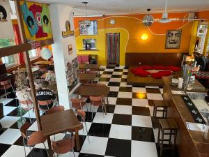 sunflower beach backpacker hostel