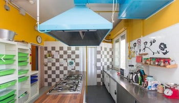 sunflower beach backpacker hostel