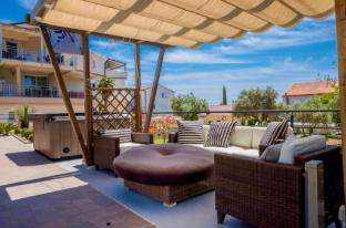 kristal paris apartments